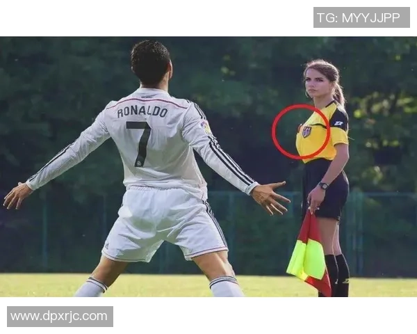 足球明星与孩子们的搞笑瞬间大集合欢乐时刻尽在其中让你捧腹大笑