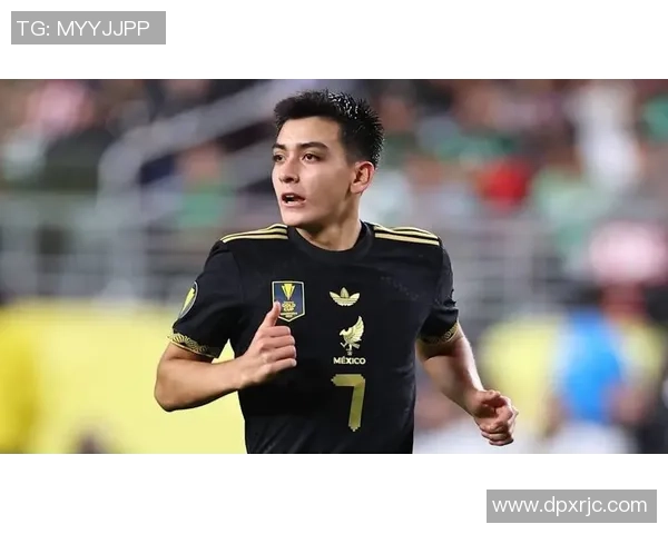 墨西哥足球明星遭袭身亡引发社会关注与安全问题讨论